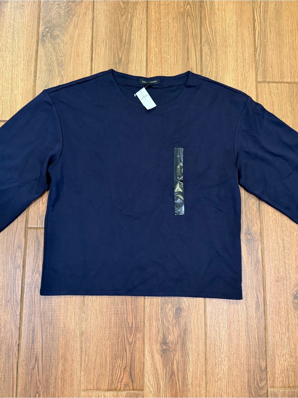 Banana Republic Navy Long-Sleeve sweatshirt top / womenโs medium / nwt